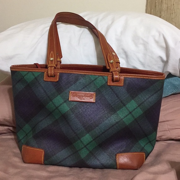 Dooney & Bourke Handbags - Cute Dooney and Bourke purse!!